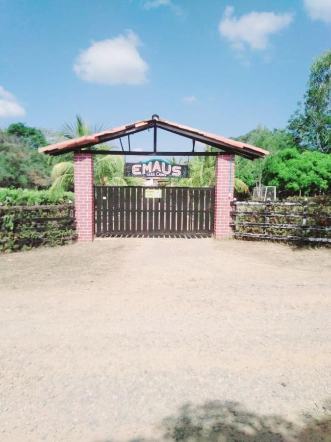 Caucasia Casa Campo Emaus מראה חיצוני תמונה