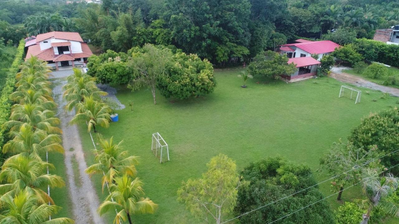 Caucasia Casa Campo Emaus מראה חיצוני תמונה
