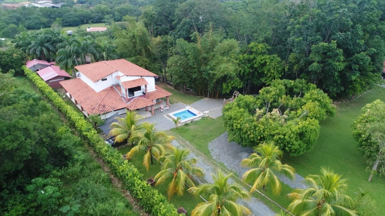 Caucasia Casa Campo Emaus מראה חיצוני תמונה