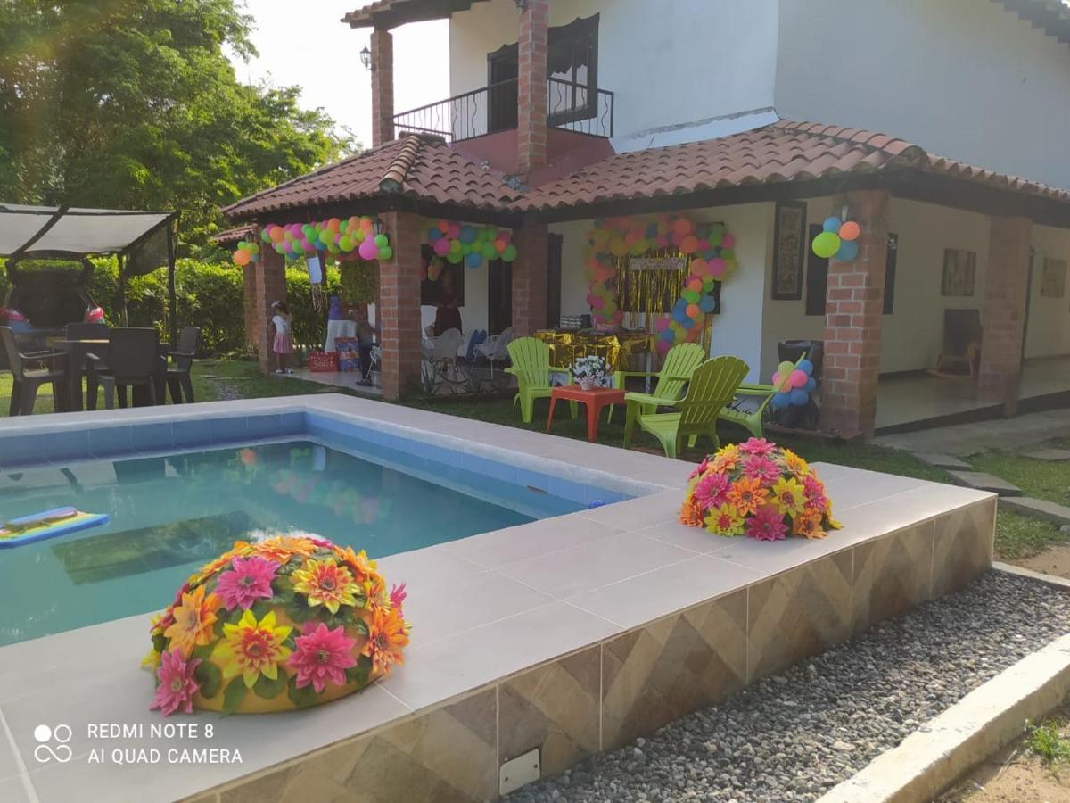 Caucasia Casa Campo Emaus מראה חיצוני תמונה