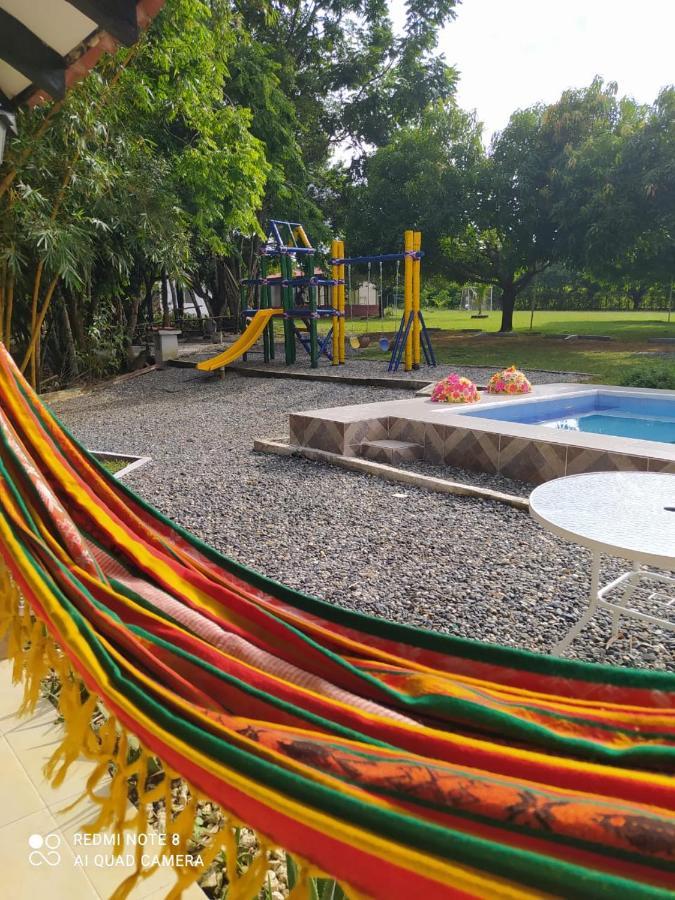 Caucasia Casa Campo Emaus מראה חיצוני תמונה