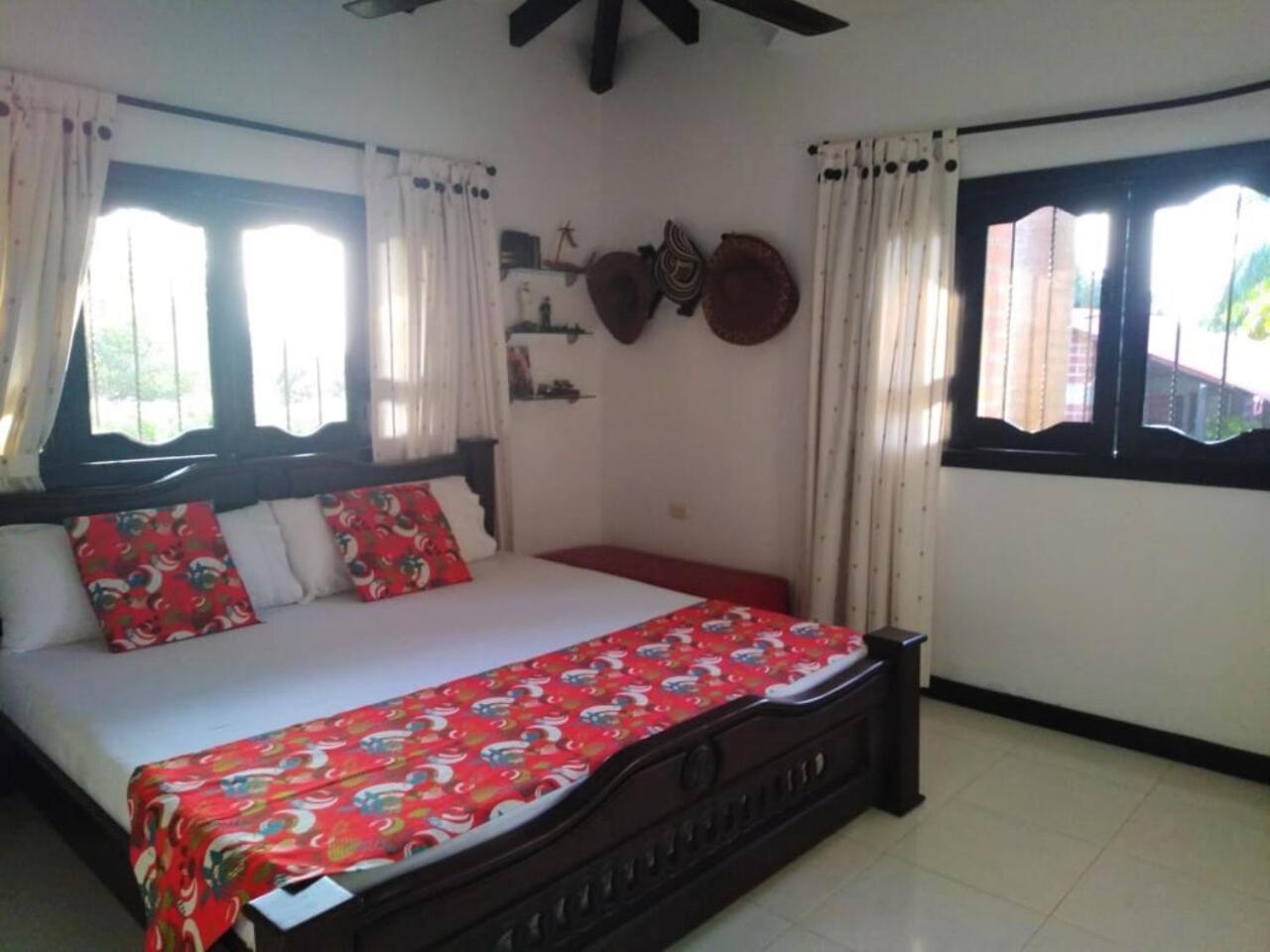 Caucasia Casa Campo Emaus מראה חיצוני תמונה